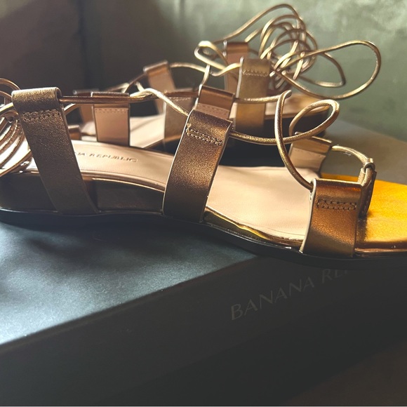 Banana Republic gladiator sandals size 6. Never worn. - Picture 3 of 4